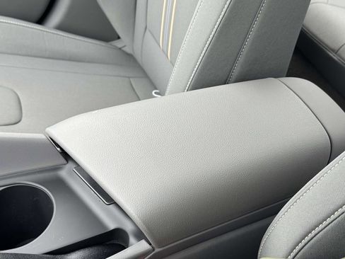 New 2026 Hyundai Elantra Sport FWD image 16