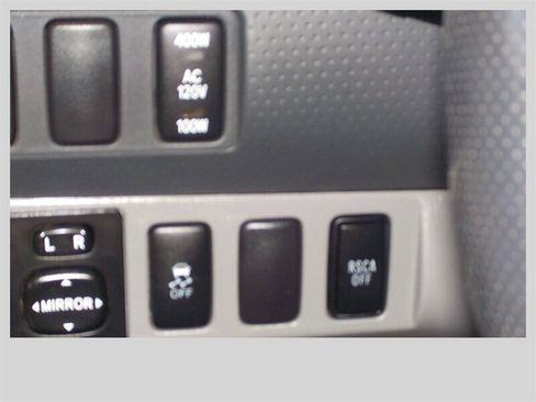 Used 2015 Toyota Tacoma 4x4 Double Cab w/ TRD Sport Package image 21