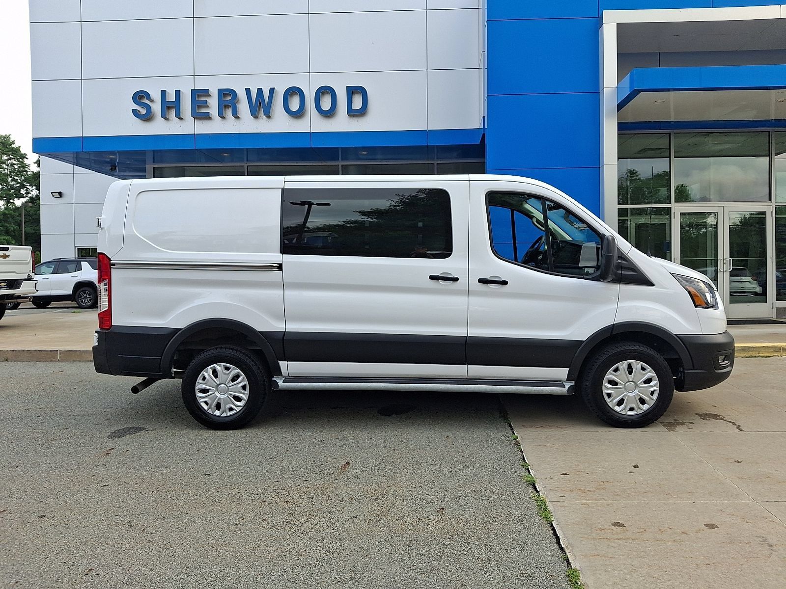 Used 2025 Ford Transit 250 Low Roof w/ Exterior Upgrade Package RWD image 7