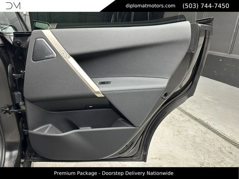 Used 2023 BMW iX xDrive50 w/ Premium Package image 28