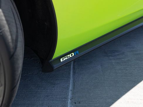 Used 2020 McLaren 620R RWD image 17