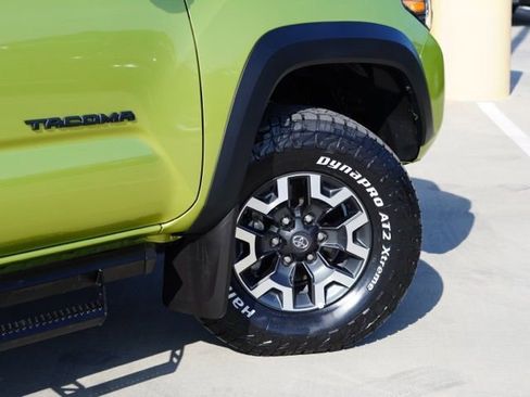 Used 2023 Toyota Tacoma TRD Off-Road w/ TRD Premium Off Road Package image 8