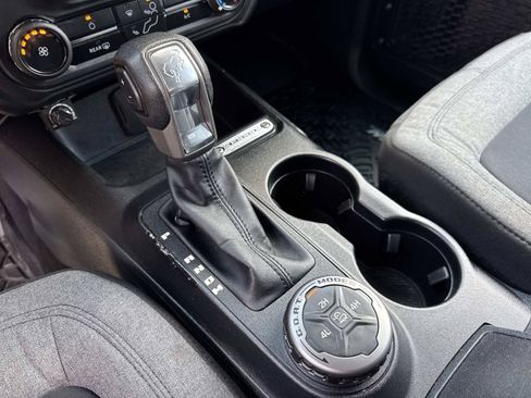 Used 2023 Ford Bronco 2-Door AWD/4WD image 25