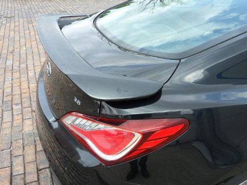 Used 2016 Hyundai Genesis Coupe 3.8 image 6