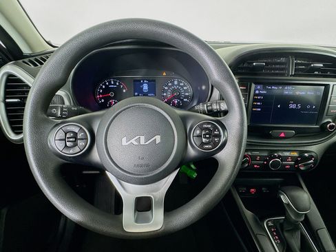 Used 2022 Kia Soul LX w/ Technology Package FWD image 11