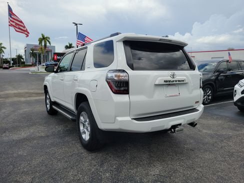 Used 2022 Toyota 4Runner SR5 RWD image 9