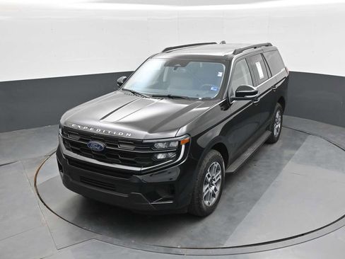 Used 2025 Ford Expedition Active AWD/4WD image 14