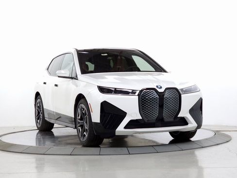 Used 2023 BMW iX M60 w/ Executive Package image 2