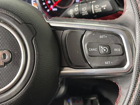 Used 2018 Jeep Wrangler Unlimited Rubicon w/ Cold Weather Group AWD/4WD image 18