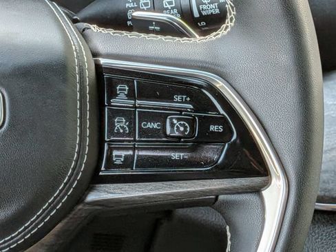 Certified 2023 Jeep Grand Cherokee Overland AWD/4WD image 20