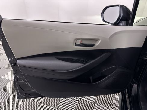 Used 2022 Toyota Corolla LE image 59