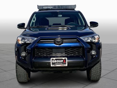 Used 2021 Toyota 4Runner Venture w/ Moonroof Package image 4