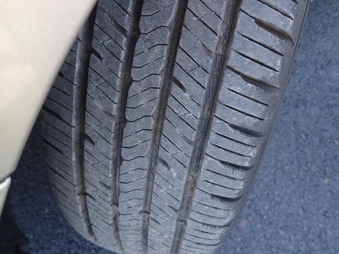 Used 2010 Hyundai Elantra GLS FWD image 21