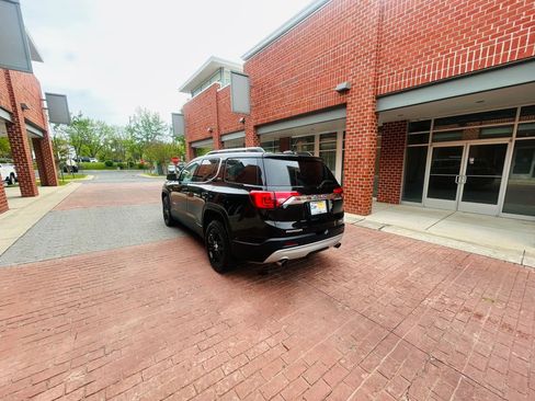 Used 2019 GMC Acadia SLT AWD/4WD image 4