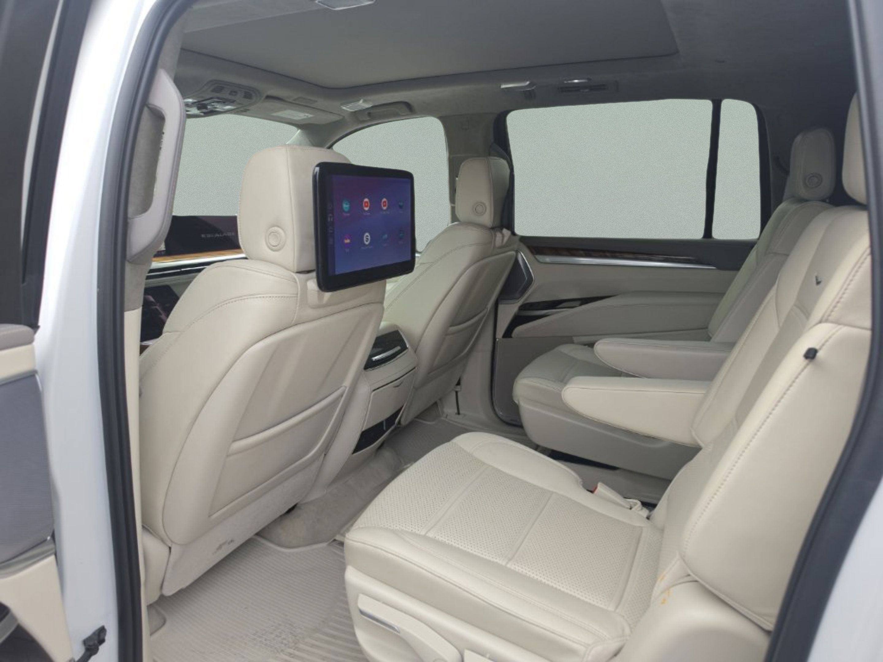Used 2025 Cadillac Escalade ESV Sport Platinum AWD/4WD image 27