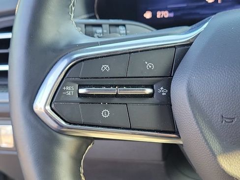 Certified 2025 Chevrolet Traverse LT FWD image 28