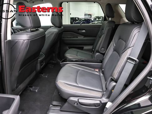 Used 2025 Nissan Pathfinder SL w/ SL Premium Package AWD/4WD image 21