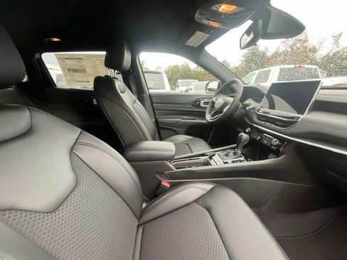 New 2026 Jeep Compass Latitude image 10