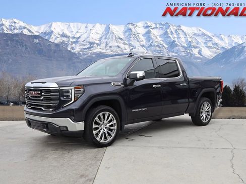 Used 2022 GMC Sierra 1500 SLT w/ SLT Convenience Package AWD/4WD image 1