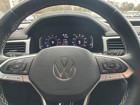 Used 2022 Volkswagen Atlas SE image 25