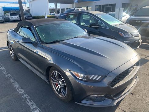 Used 2016 Ford Mustang Premium image 4