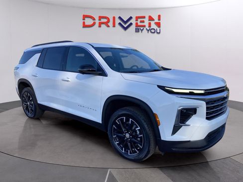 New 2026 Chevrolet Traverse LT w/ Sun and Wheel Package image 8