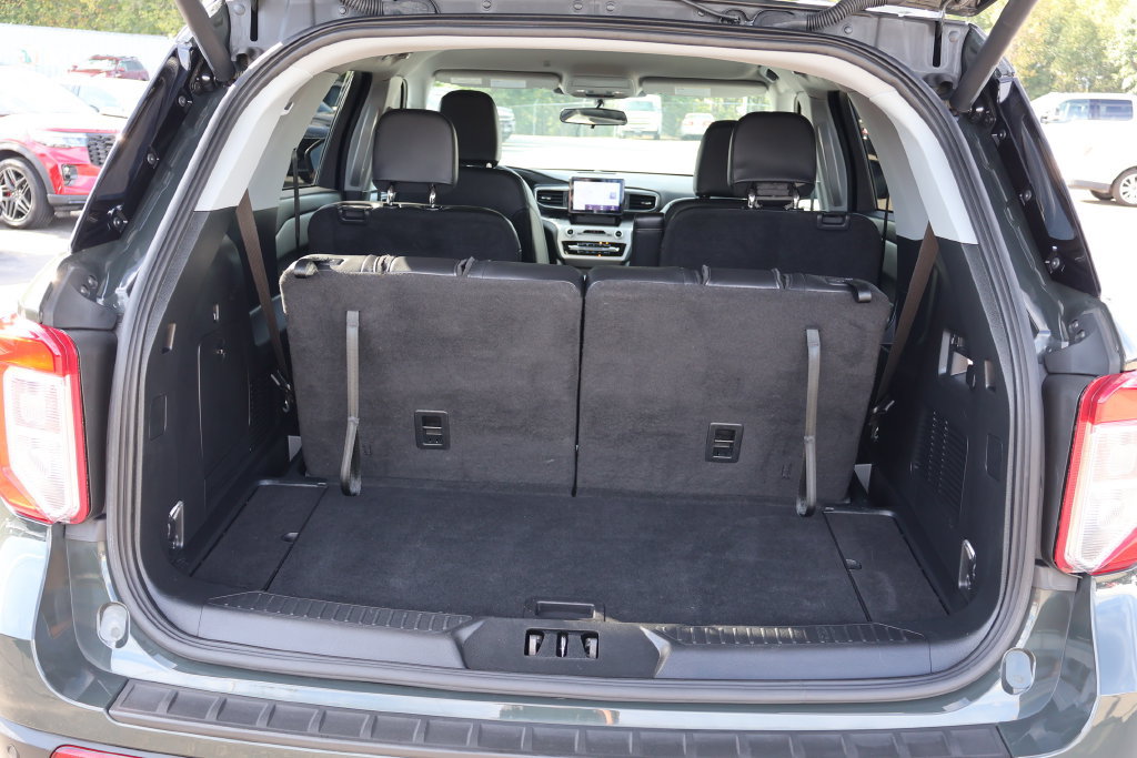 Used 2023 Ford Explorer XLT w/ Equipment Group 202A AWD/4WD image 24