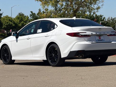 New 2025 Toyota Camry SE w/ Convenience Package image 6