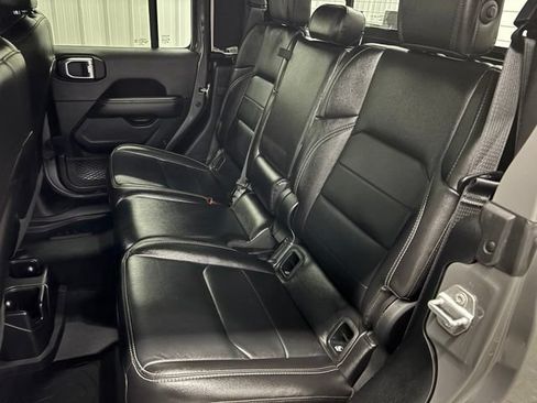 Used 2021 Jeep Gladiator Overland w/ Popular Equipment Package AWD/4WD image 8