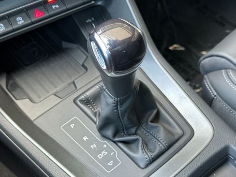Used 2025 Audi Q3 2.0T Premium w/ Convenience Package AWD/4WD image 21