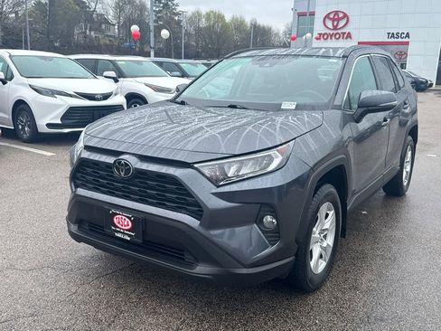 Used 2021 Toyota RAV4 XLE w/ Convenience Package AWD/4WD image 3