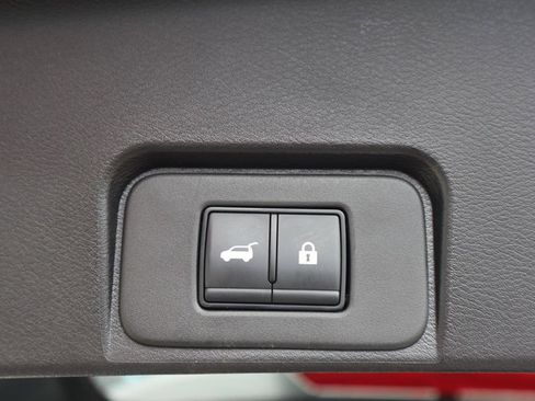 Certified 2025 Nissan Rogue SV AWD/4WD image 31