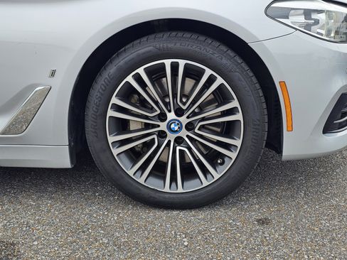 Used 2019 BMW 530e w/ Convenience Package RWD image 6