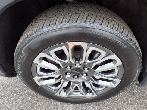 Used 2024 GMC Sierra 1500 Denali Ultimate image 15