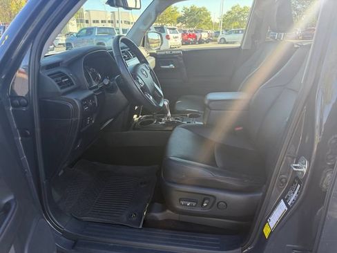 Used 2024 Toyota 4Runner TRD Off-Road Premium w/ Moonroof Package AWD/4WD image 27