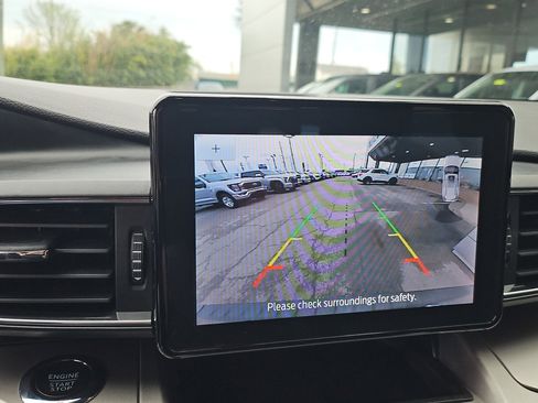 Used 2022 Ford Explorer XLT w/ Equipment Group 202A image 25