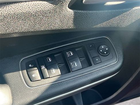 Used 2022 Chrysler 300 S image 18