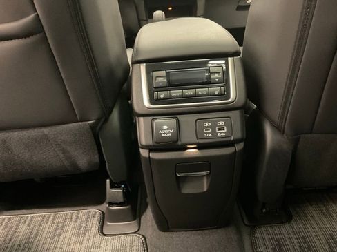 Used 2025 Subaru Ascent Bronze Edition image 37