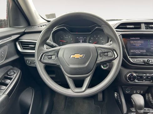Used 2022 Chevrolet TrailBlazer LT w/ Convenience Package image 12