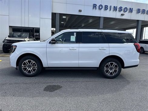 New 2025 Ford Expedition Active image 8