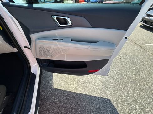 New 2026 Kia Carnival EX image 14