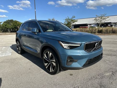 Used 2023 Volvo XC40 B5 Plus w/ Driver Assist Package AWD/4WD image 16