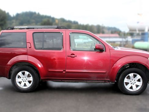Used 2006 Nissan Pathfinder LE w/ (U01) LE Navigation Pkg image 8