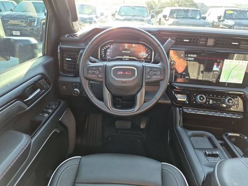 Used 2025 GMC Sierra 2500 AT4X AWD/4WD image 34