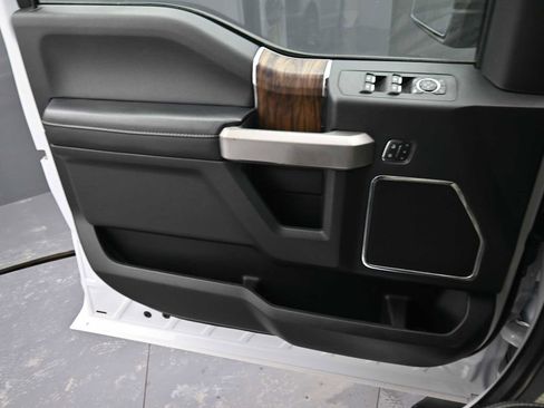 Used 2020 Ford F150 Lariat w/ Equipment Group 502A Luxury image 10