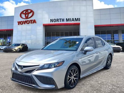 Used 2024 Toyota Camry SE w/ Convenience Package FWD image 2