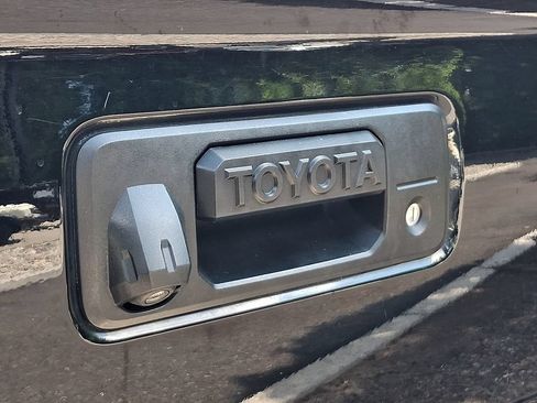 Used 2017 Toyota Tacoma TRD Sport w/ Tow Package AWD/4WD image 29