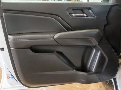 Used 2023 Chevrolet Colorado LT w/ LT Convenience Package AWD/4WD image 16