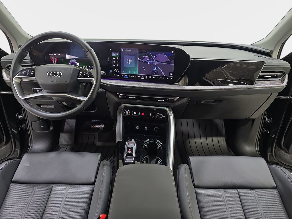 Used 2025 Audi Q5 Premium Plus w/ Premium Plus AWD/4WD image 10