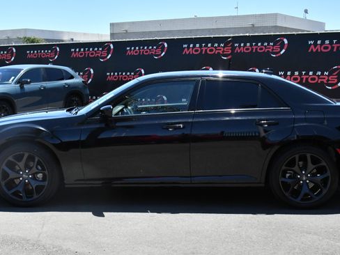 Used 2021 Chrysler 300 Touring w/ Sport Appearance Package RWD image 4